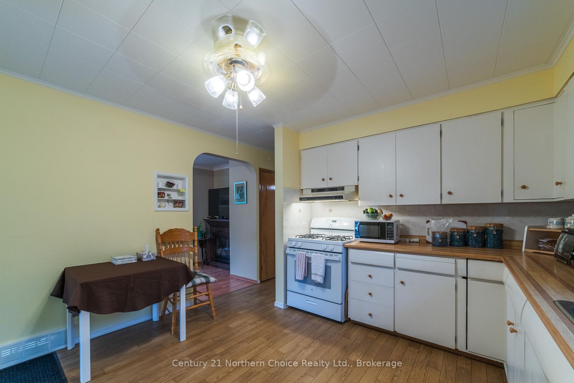 Photo 13 of 811 Fourth Street N, Kenora, North End — HOMEH