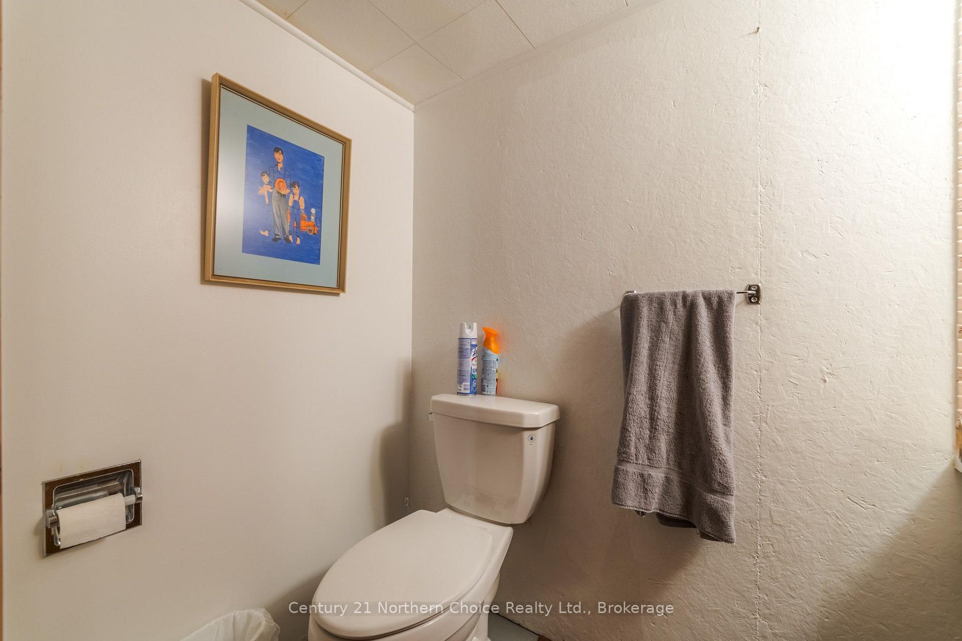 Photo 28 of 811 Fourth Street N, Kenora, North End — HOMEH