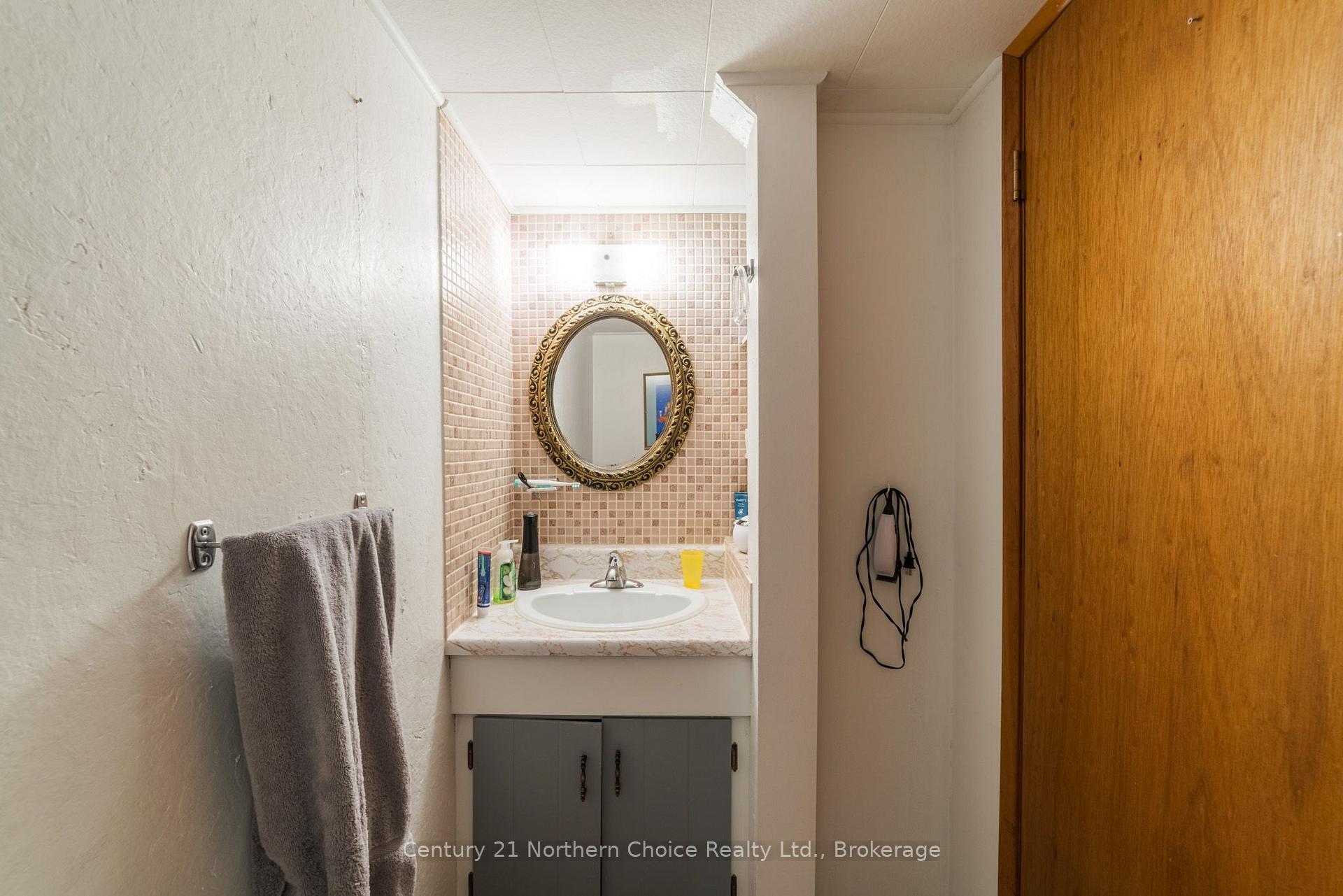 Photo 29 of 811 Fourth Street N, Kenora, North End — HOMEH