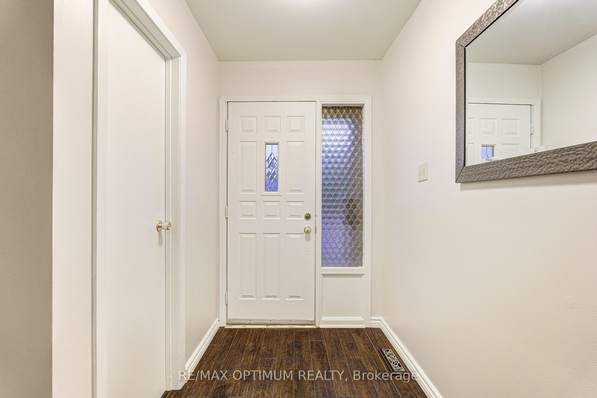 Photo 4 of 50 Gondola Crescent, Brampton, Northgate — HOMEH