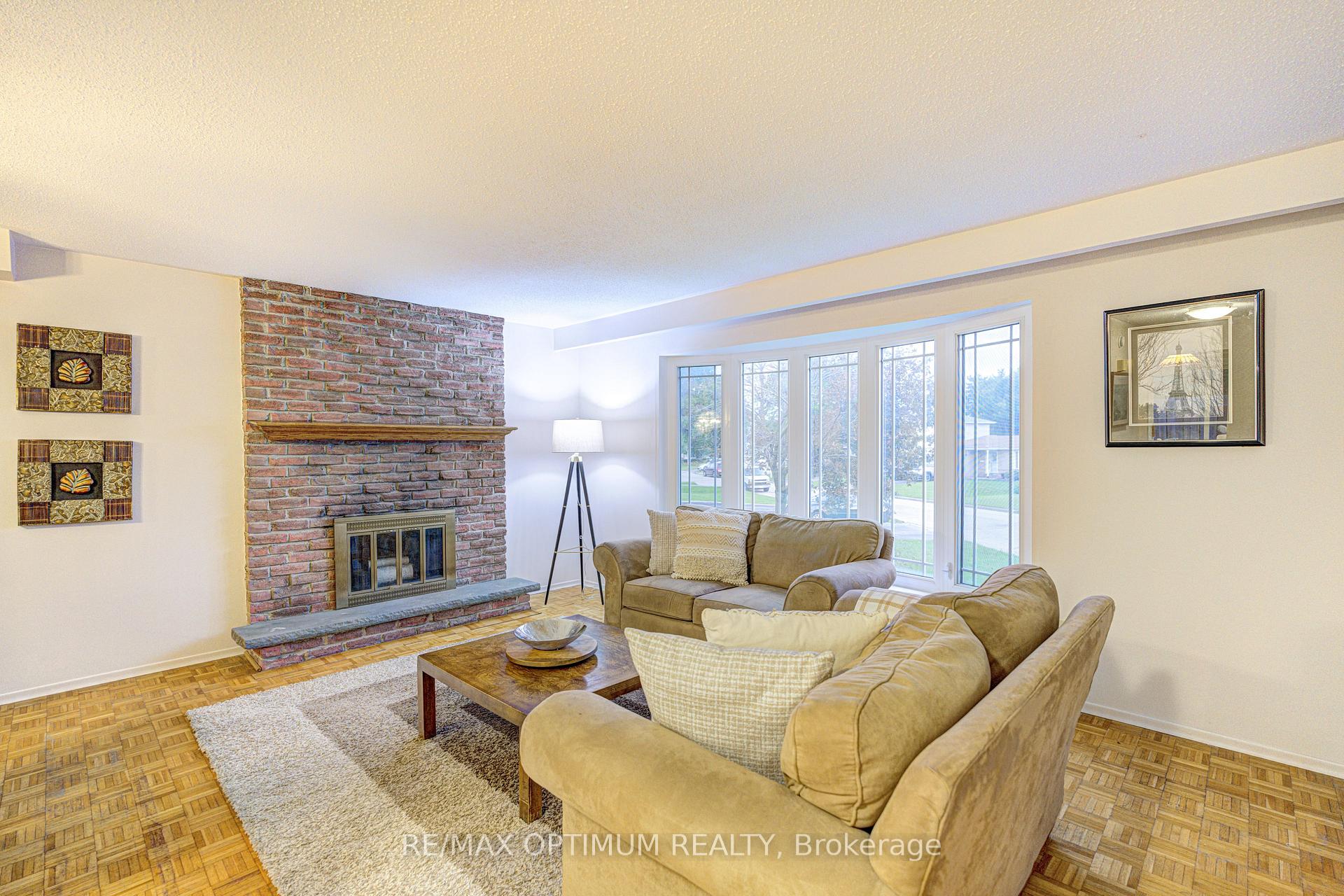 Photo 5 of 50 Gondola Crescent, Brampton, Northgate — HOMEH