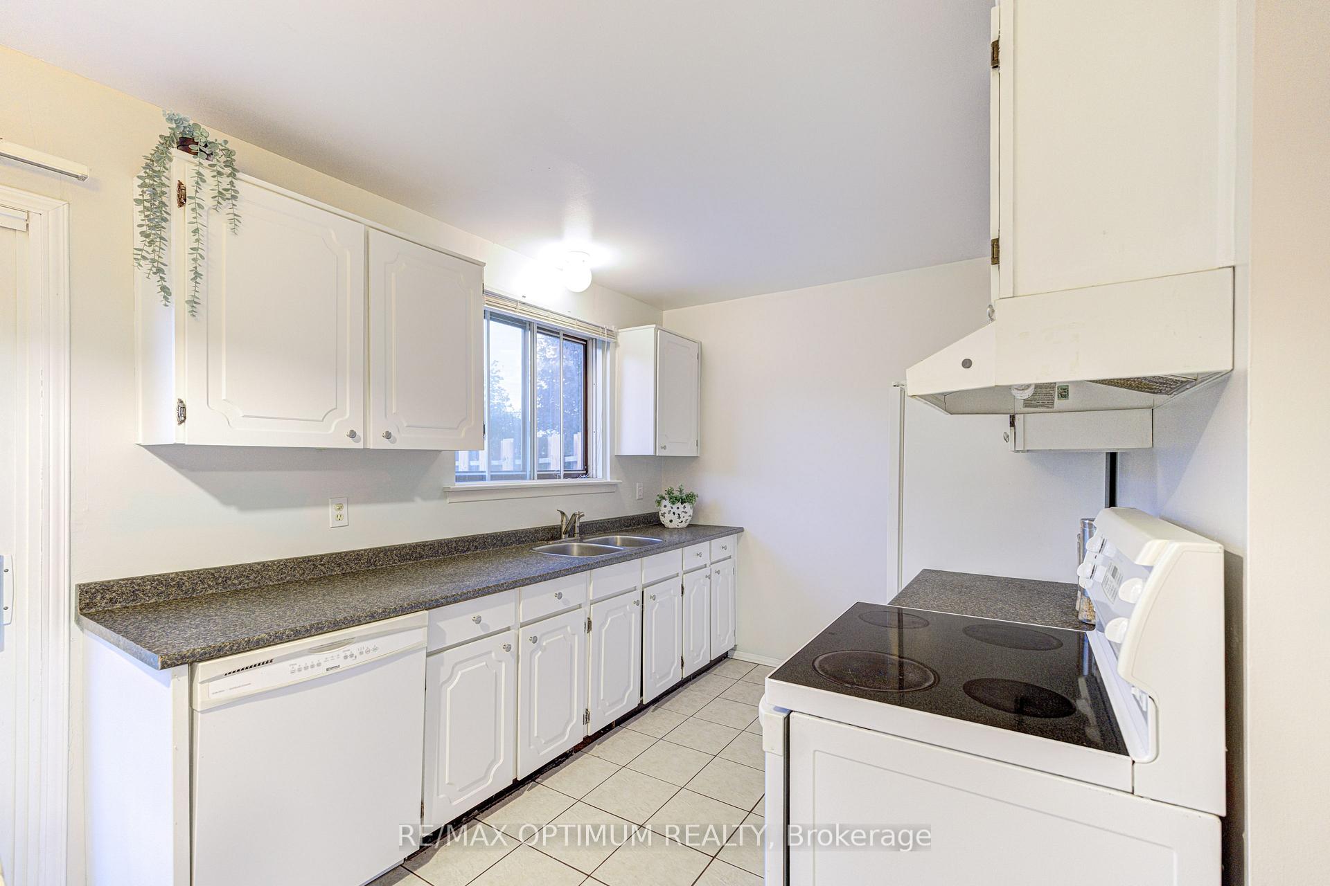 Photo 12 of 50 Gondola Crescent, Brampton, Northgate — HOMEH
