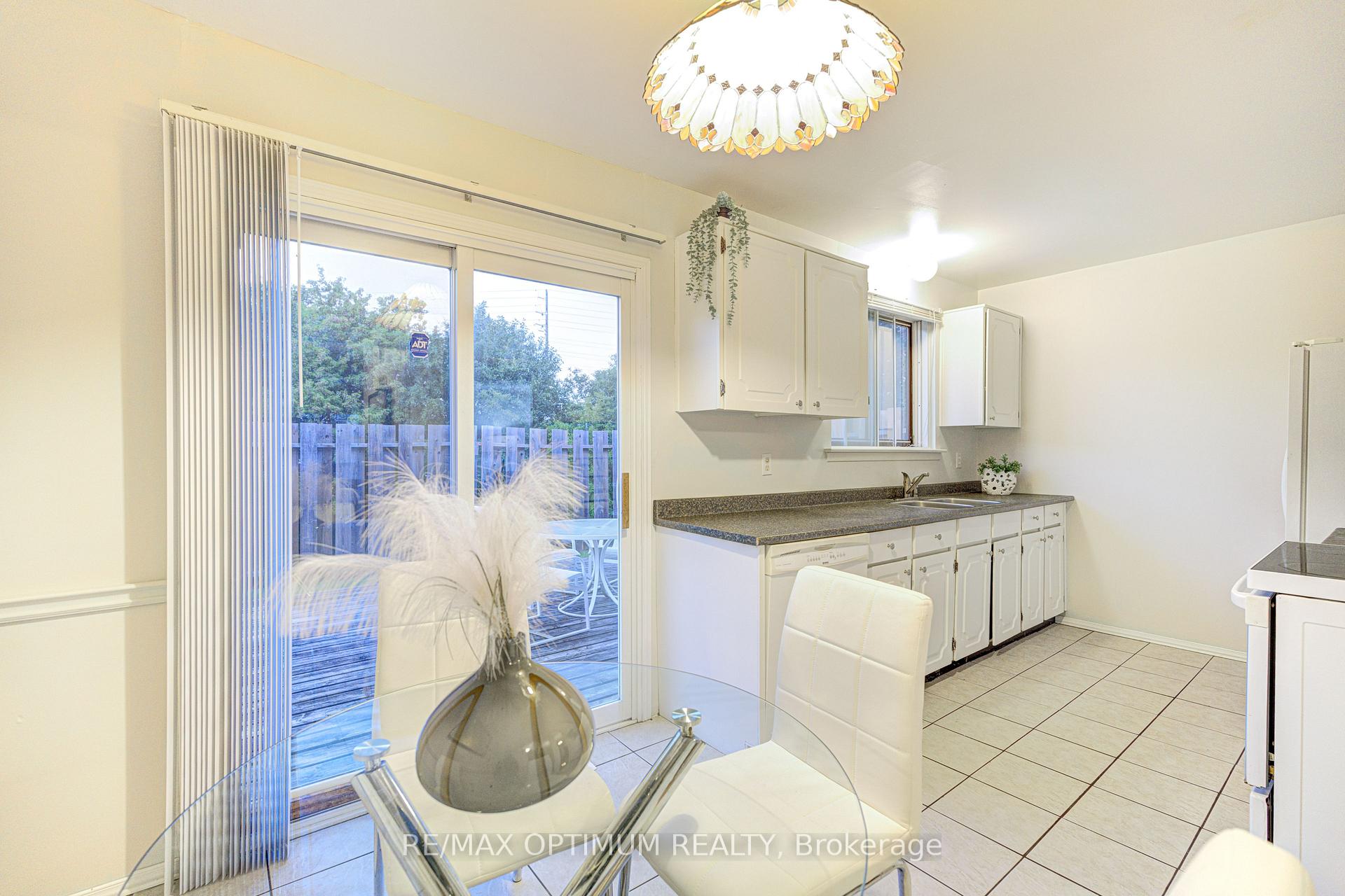 Photo 16 of 50 Gondola Crescent, Brampton, Northgate — HOMEH