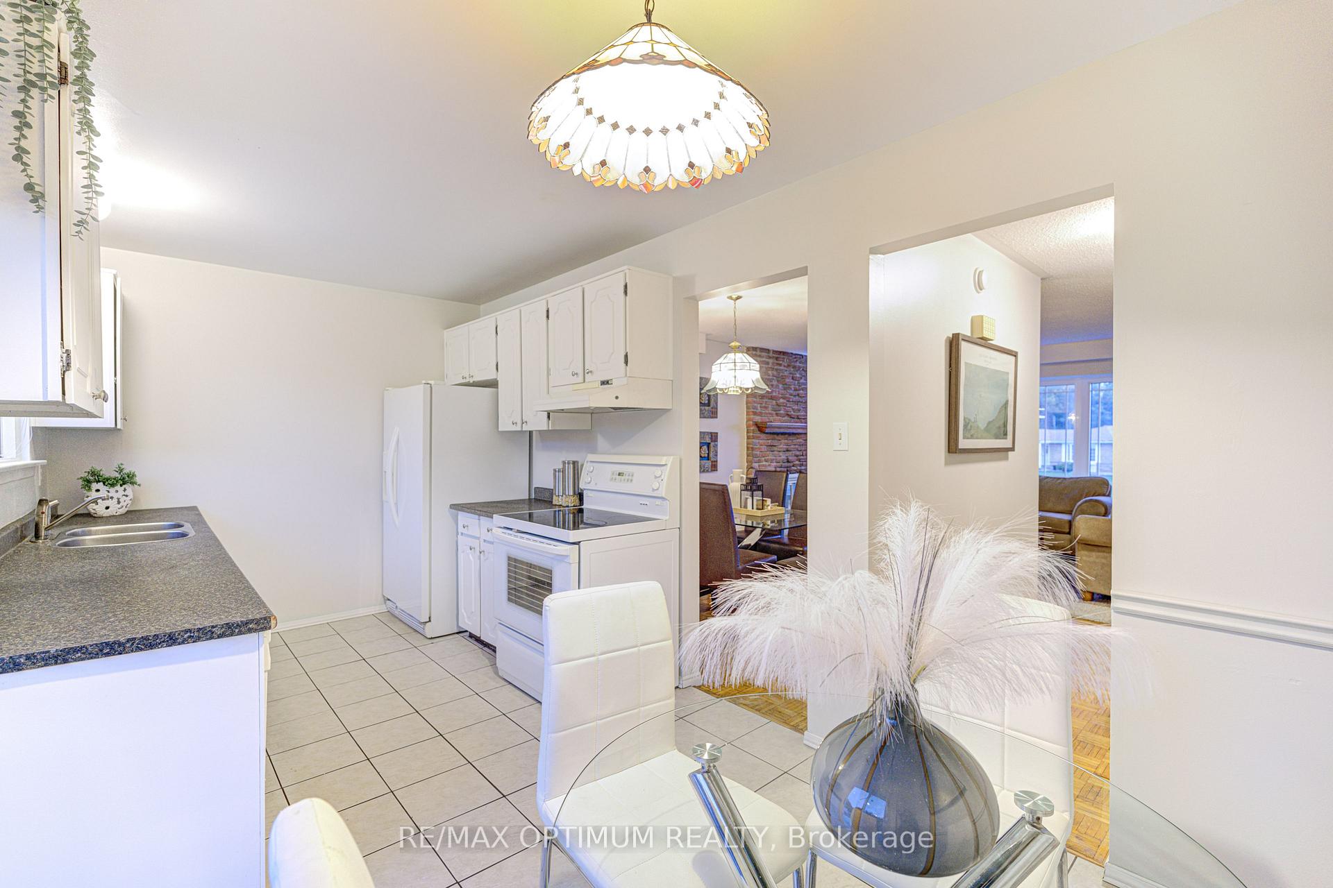 Photo 17 of 50 Gondola Crescent, Brampton, Northgate — HOMEH