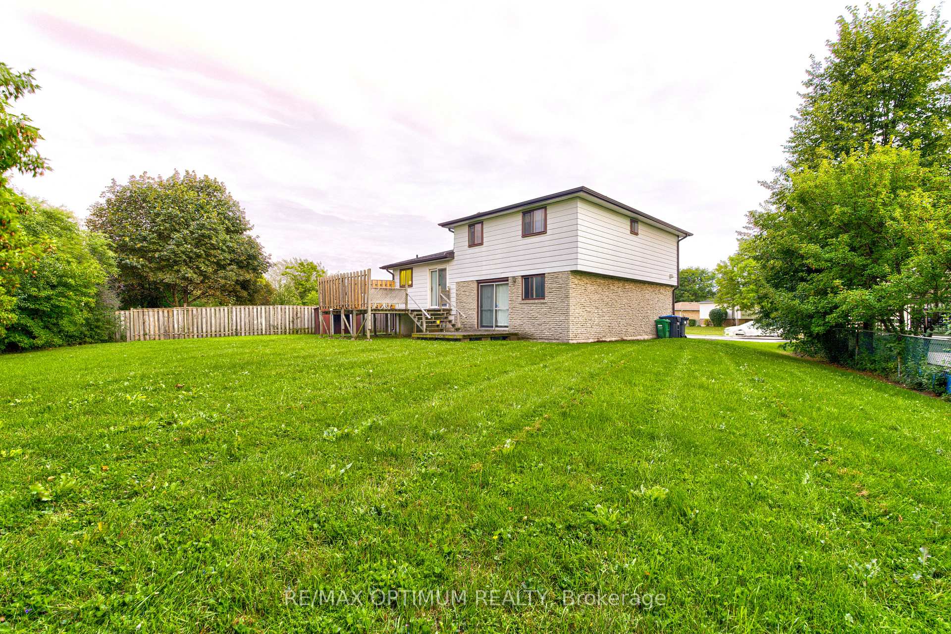 Photo 38 of 50 Gondola Crescent, Brampton, Northgate — HOMEH