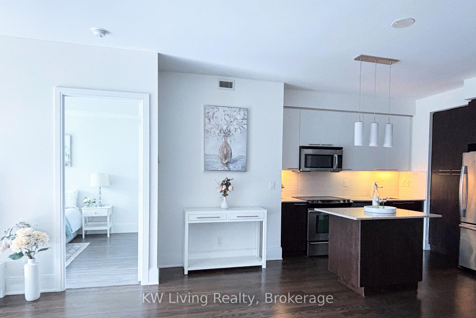 Photo 7 of Unit 1116, 70 Roehampton Avenue, Toronto, Mount Pleasant West — HOMEH