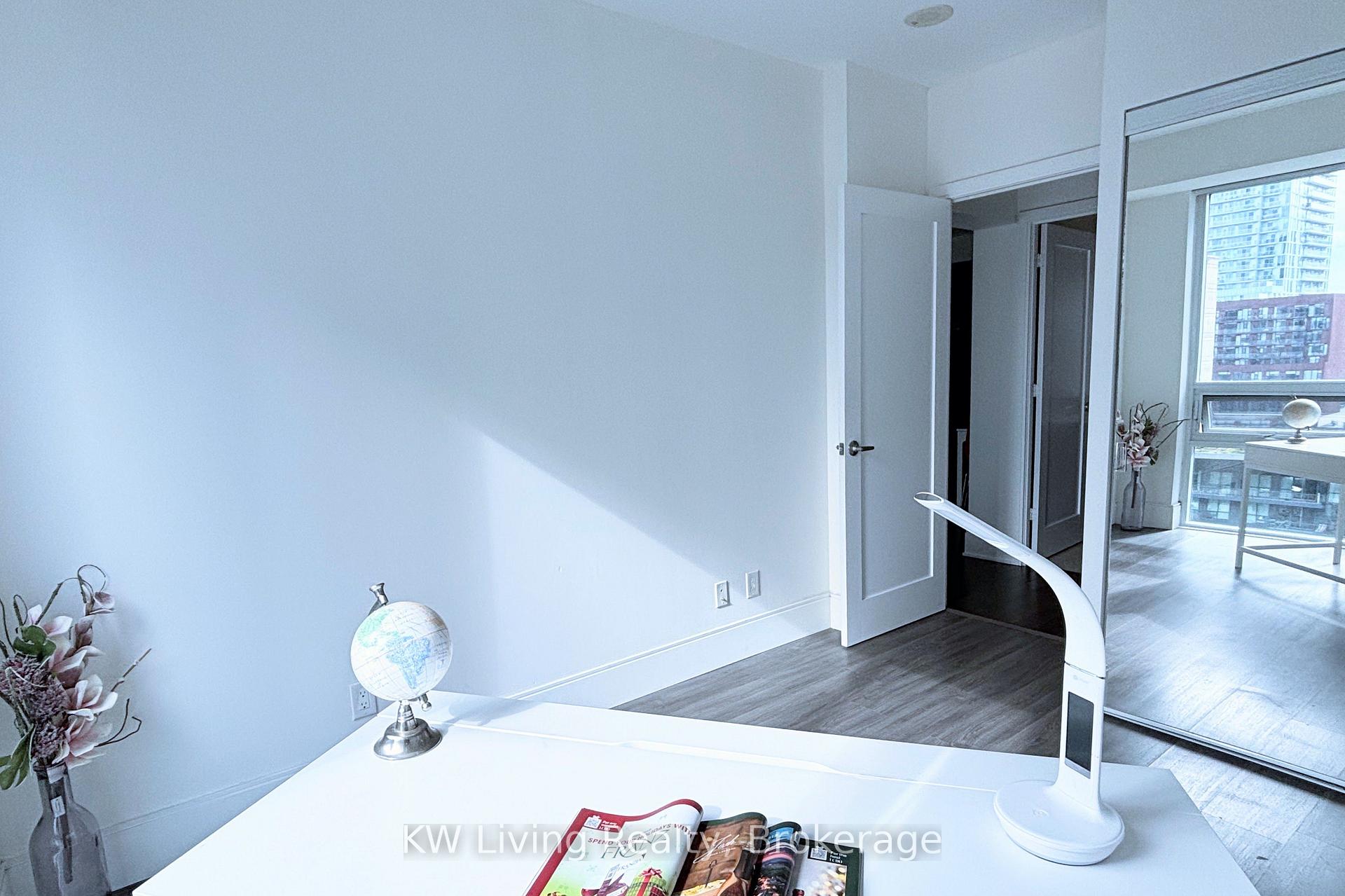 Photo 22 of Unit 1116, 70 Roehampton Avenue, Toronto, Mount Pleasant West — HOMEH