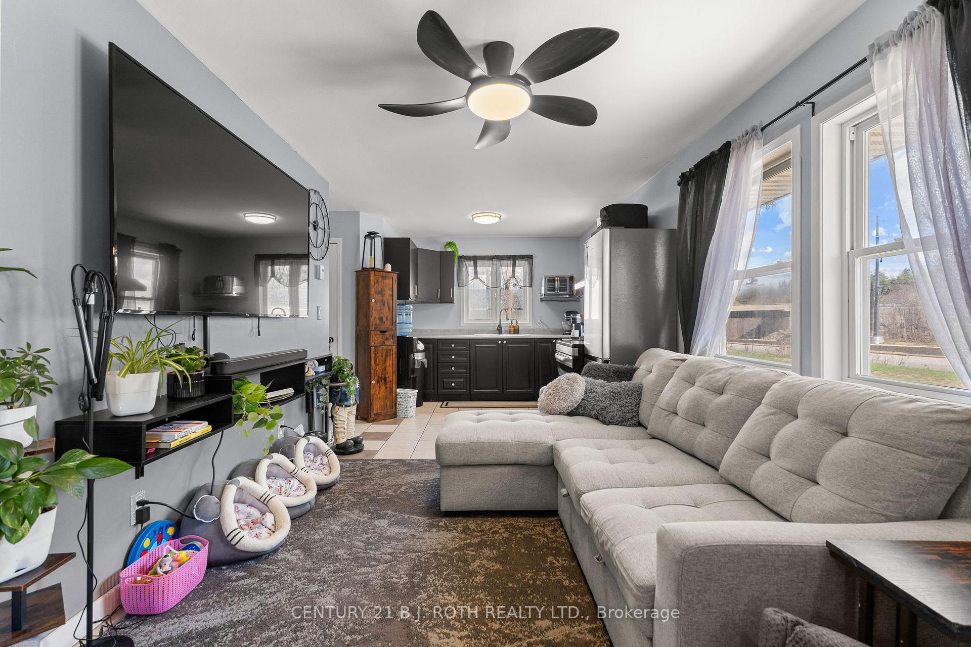 Photo 8 of 1411 11 Highway S, Gravenhurst, Morrison — HOMEH