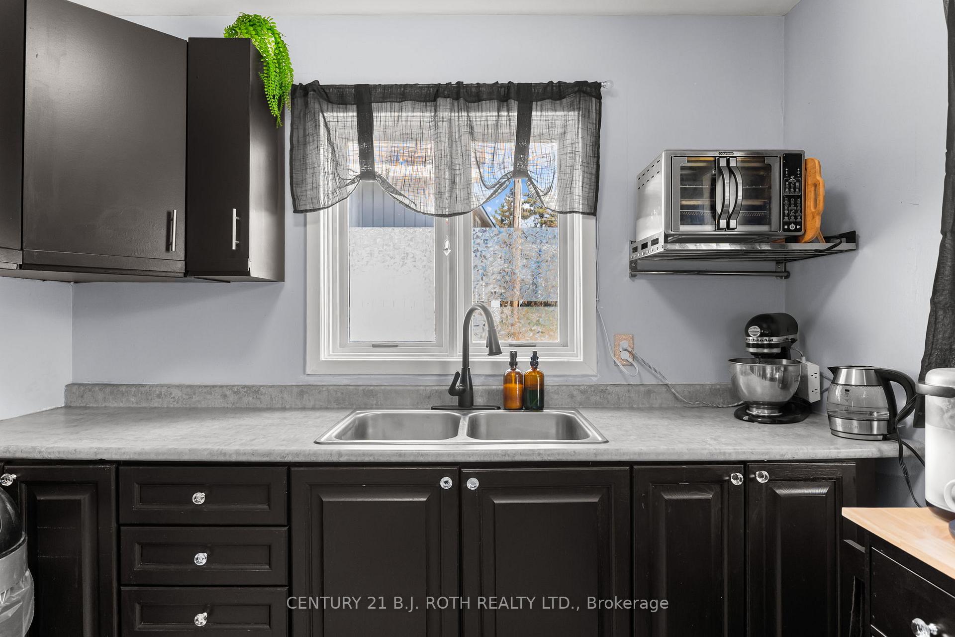 Photo 10 of 1411 11 Highway S, Gravenhurst, Morrison — HOMEH