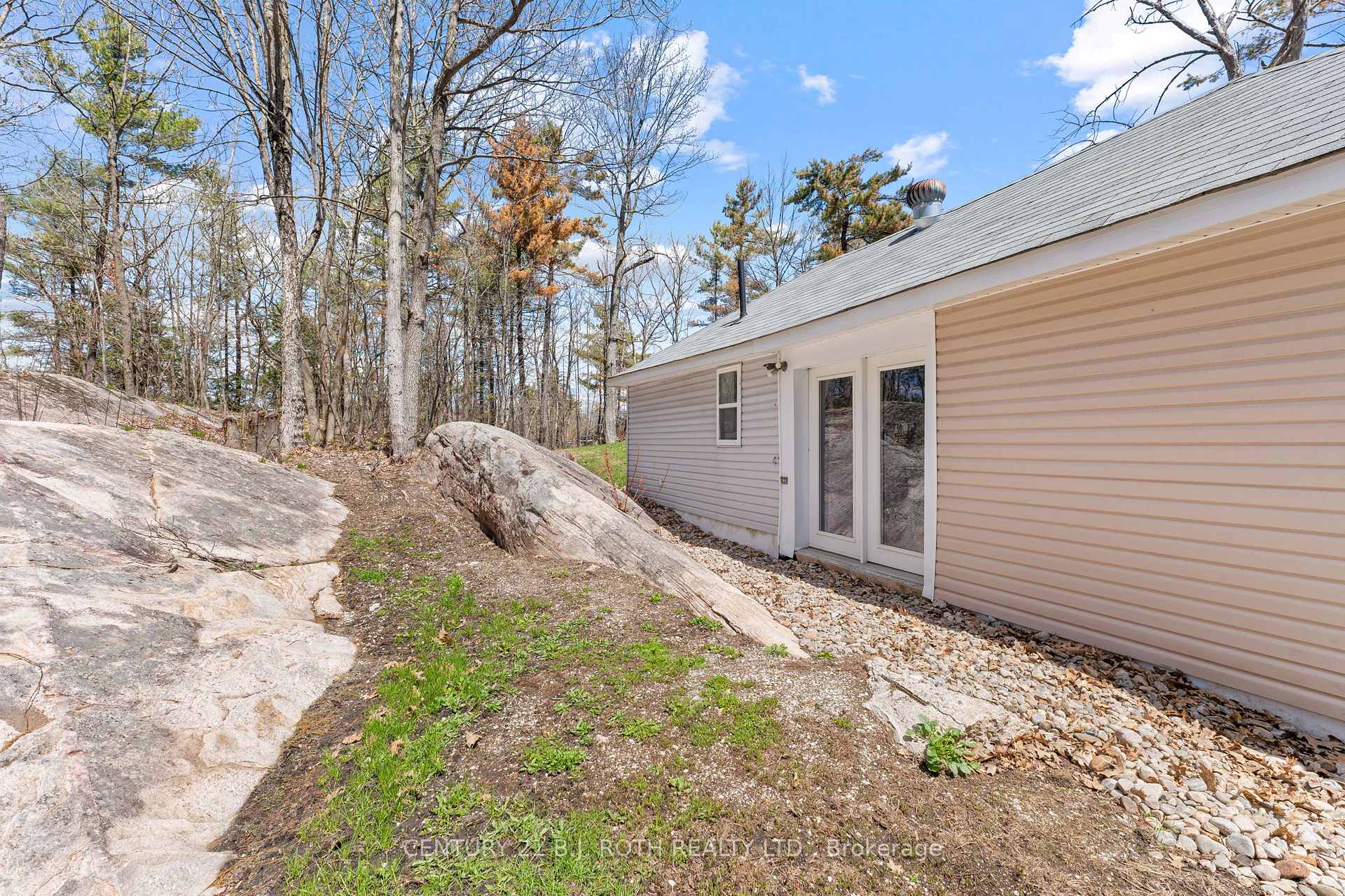 Photo 28 of 1411 11 Highway S, Gravenhurst, Morrison — HOMEH