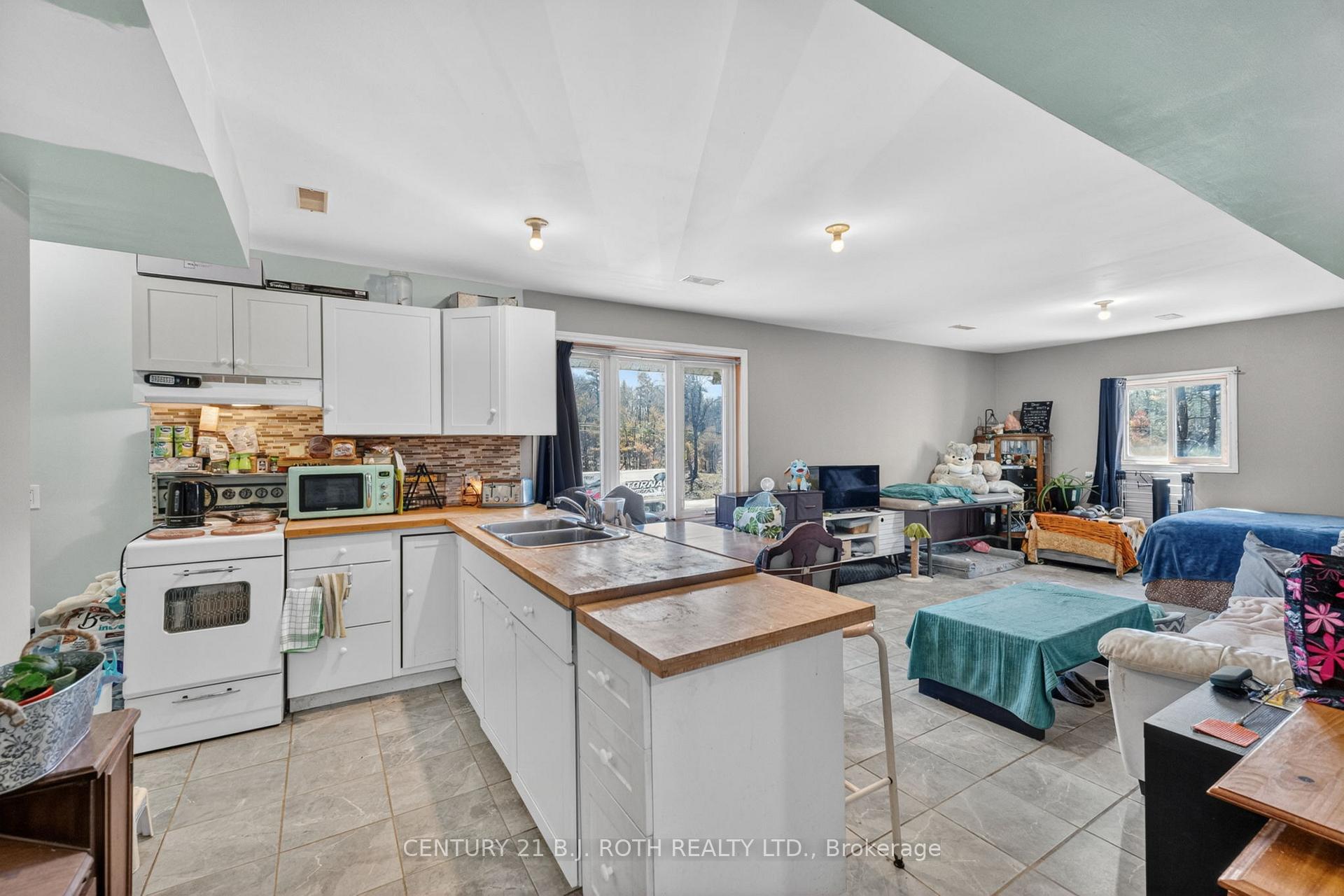 Photo 35 of 1411 11 Highway S, Gravenhurst, Morrison — HOMEH