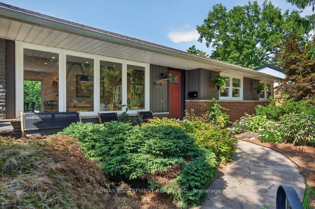 Photo 4 of 395 Lark Avenue, Burlington, LaSalle — HOMEH