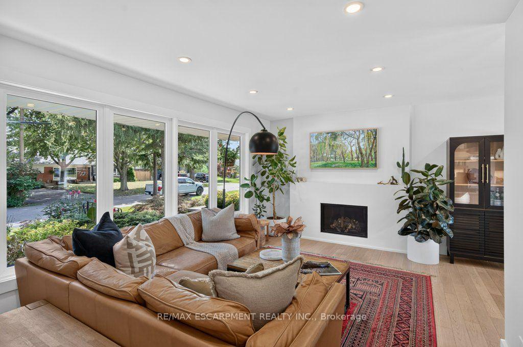 Photo 7 of 395 Lark Avenue, Burlington, LaSalle — HOMEH