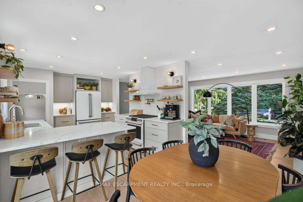 Photo 12 of 395 Lark Avenue, Burlington, LaSalle — HOMEH