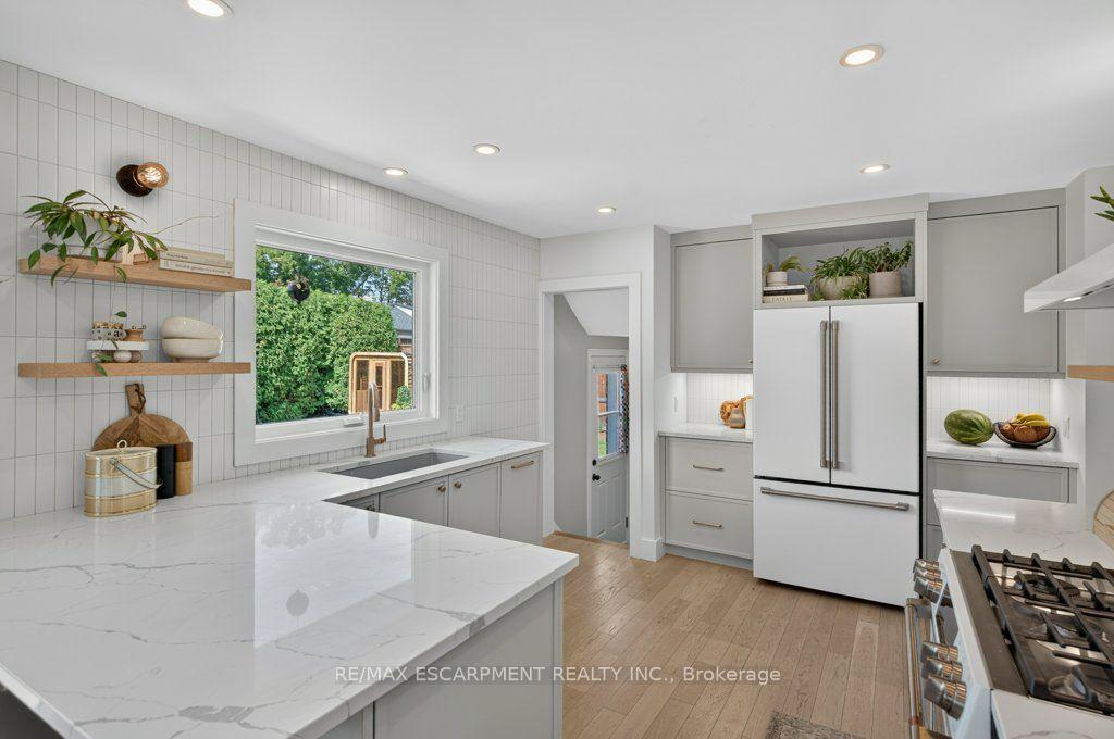 Photo 14 of 395 Lark Avenue, Burlington, LaSalle — HOMEH