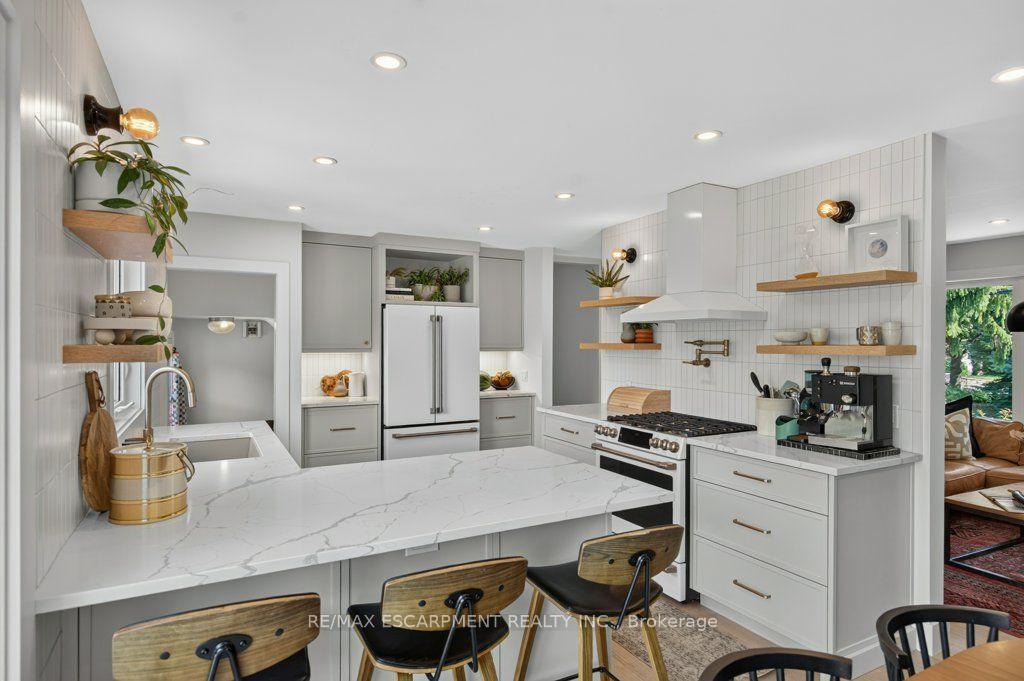 Photo 16 of 395 Lark Avenue, Burlington, LaSalle — HOMEH