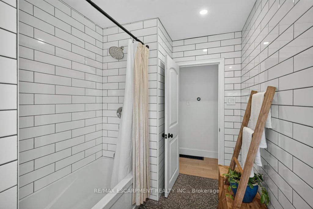 Photo 27 of 395 Lark Avenue, Burlington, LaSalle — HOMEH