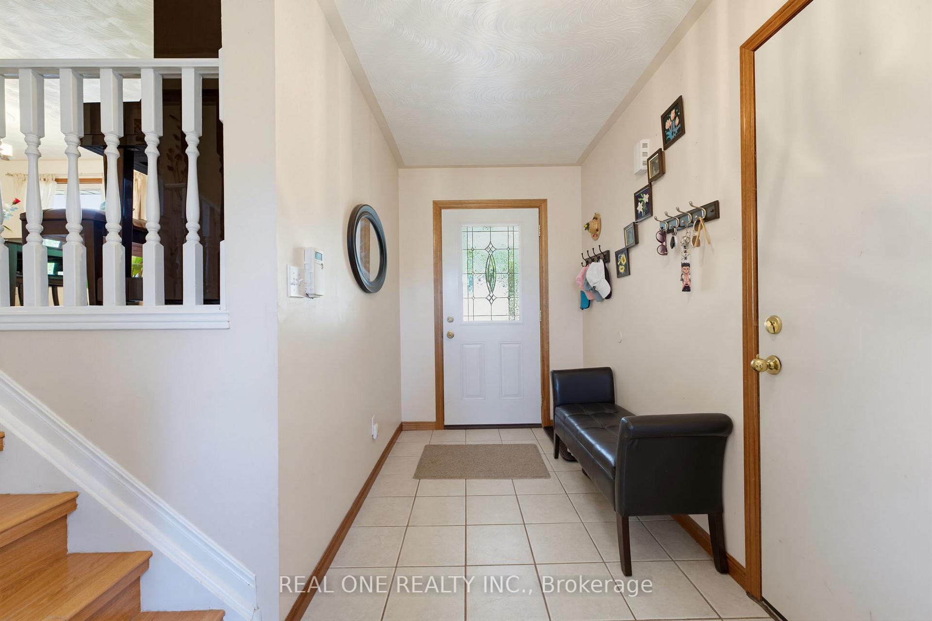 Photo 5 of 47 Trillium Way, Brantford, Fairview - Brantford — HOMEH