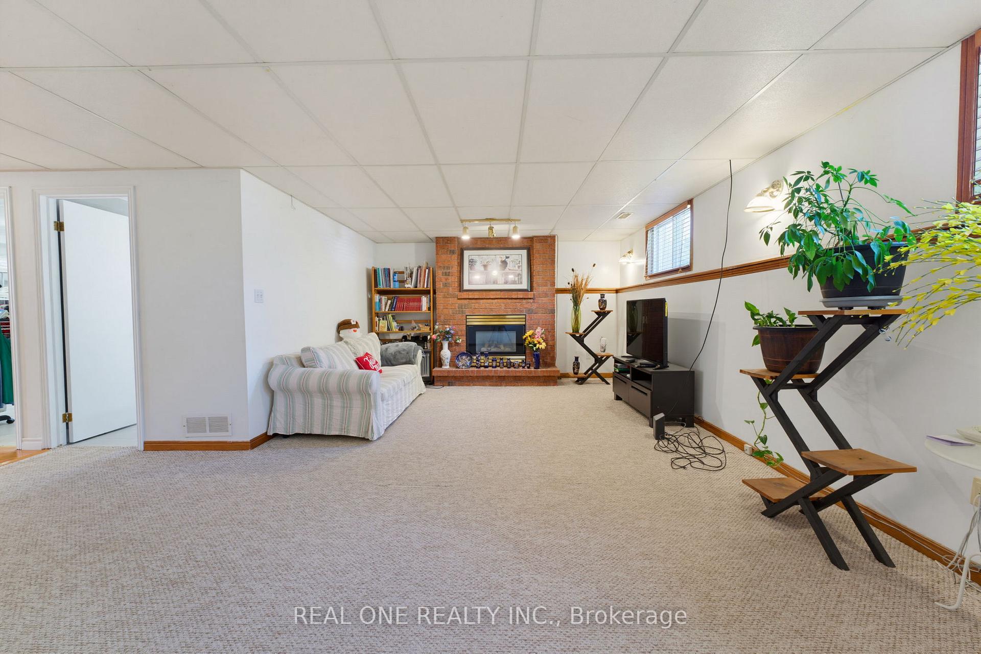 Photo 21 of 47 Trillium Way, Brantford, Fairview - Brantford — HOMEH