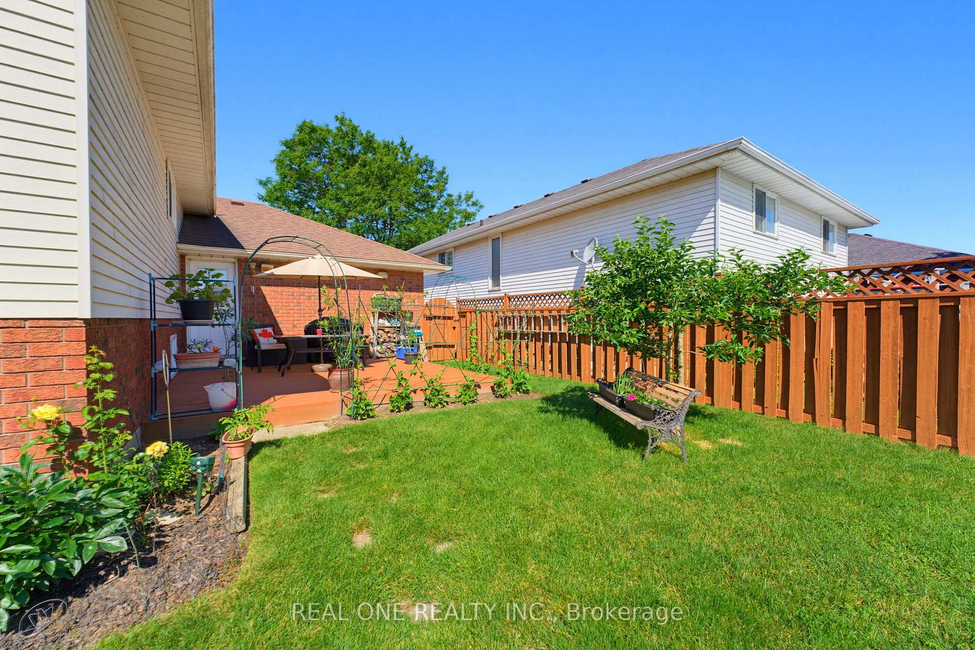 Photo 28 of 47 Trillium Way, Brantford, Fairview - Brantford — HOMEH