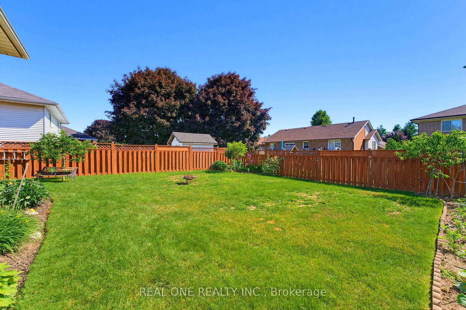 Photo 30 of 47 Trillium Way, Brantford, Fairview - Brantford — HOMEH