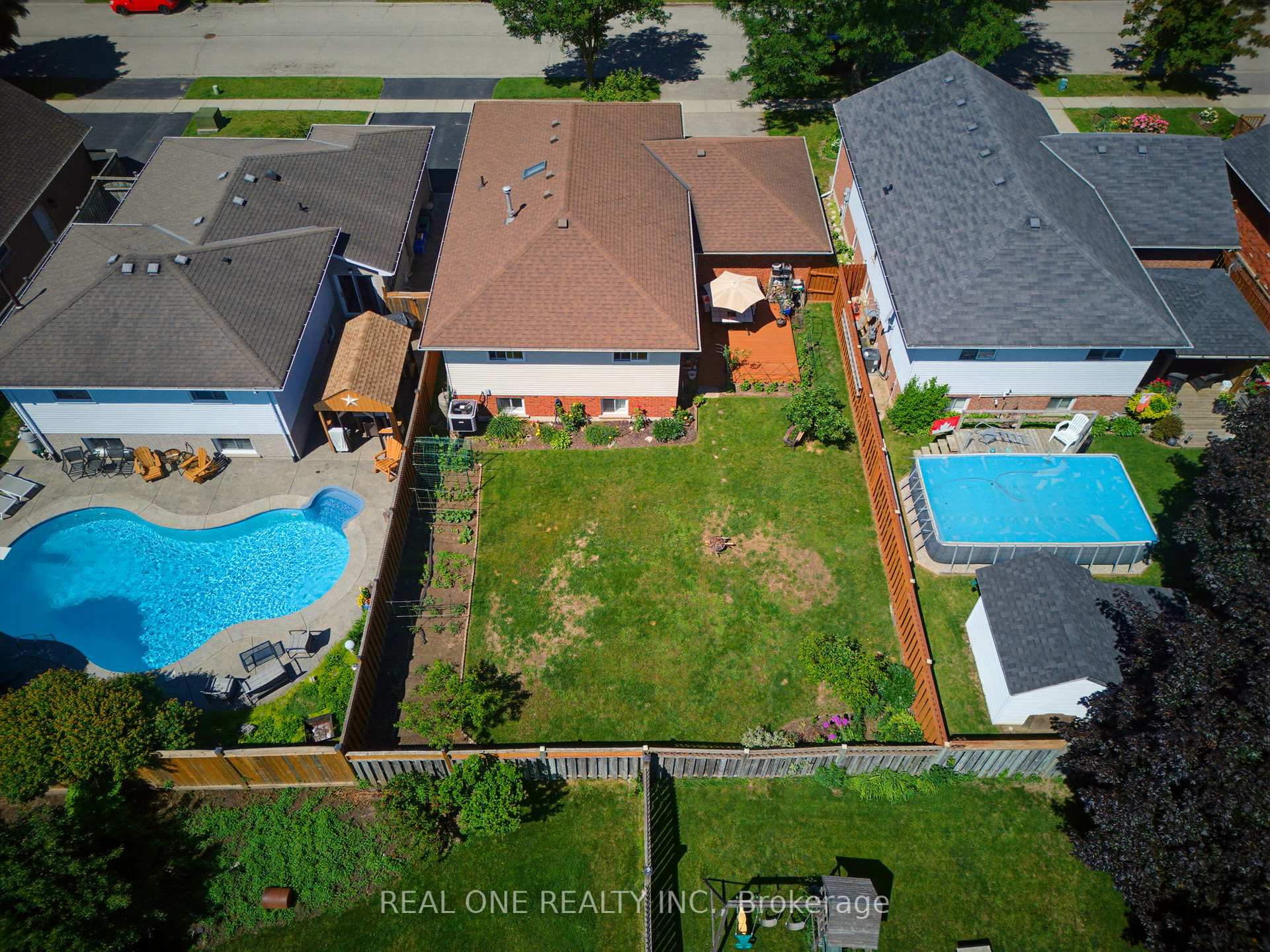 Photo 34 of 47 Trillium Way, Brantford, Fairview - Brantford — HOMEH