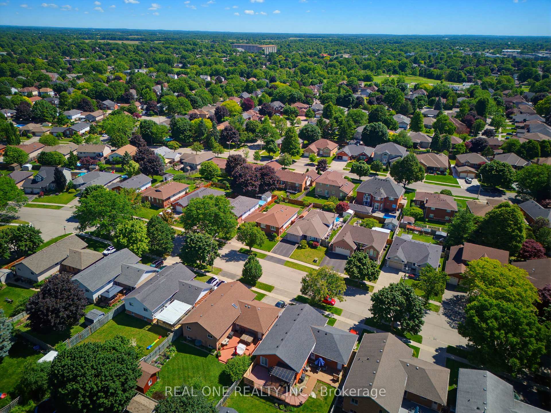 Photo 35 of 47 Trillium Way, Brantford, Fairview - Brantford — HOMEH