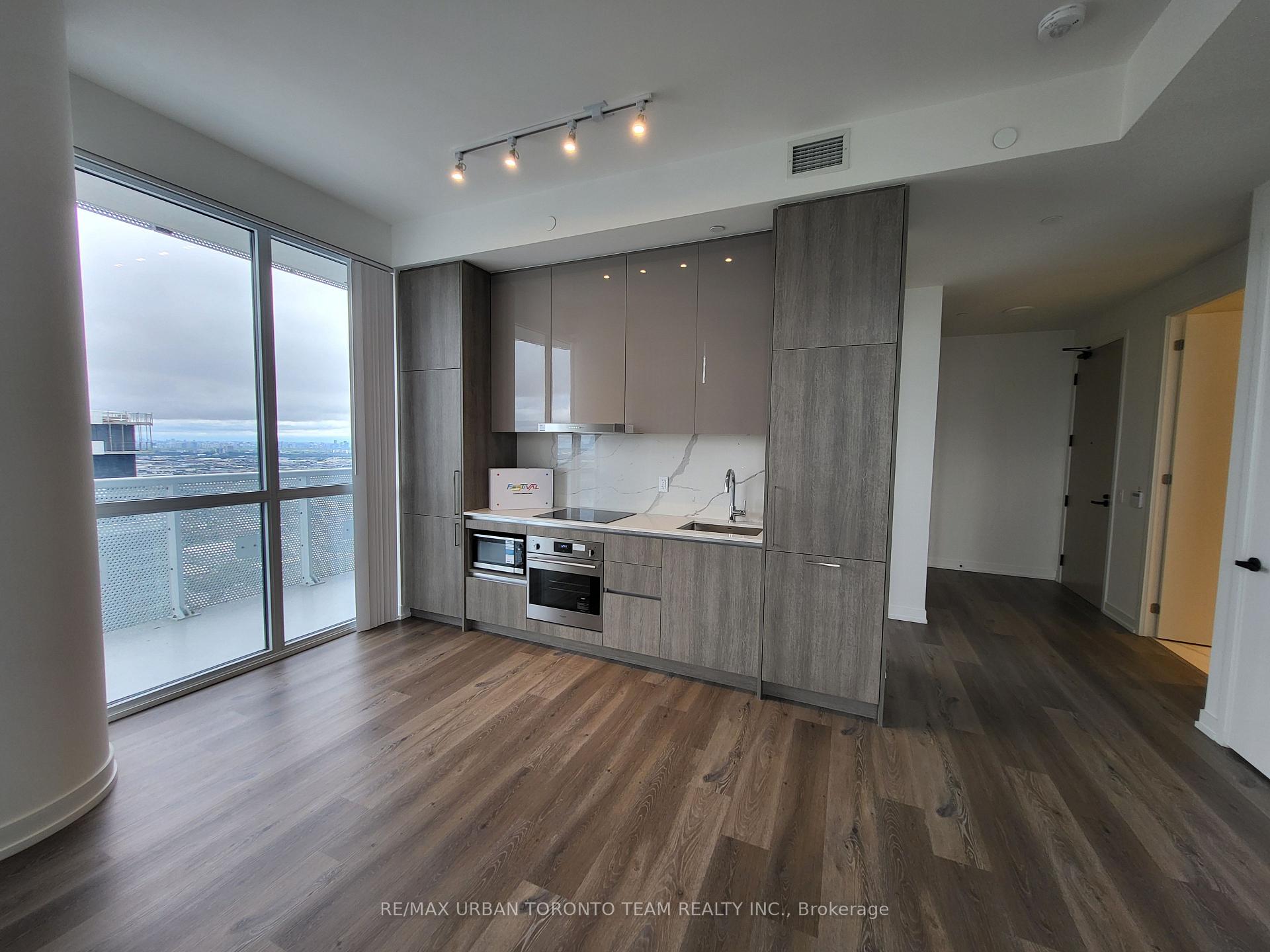 Photo 2 of Unit 6512, 225 Commerce Street, Vaughan, Vaughan Corporate Centre — HOMEH