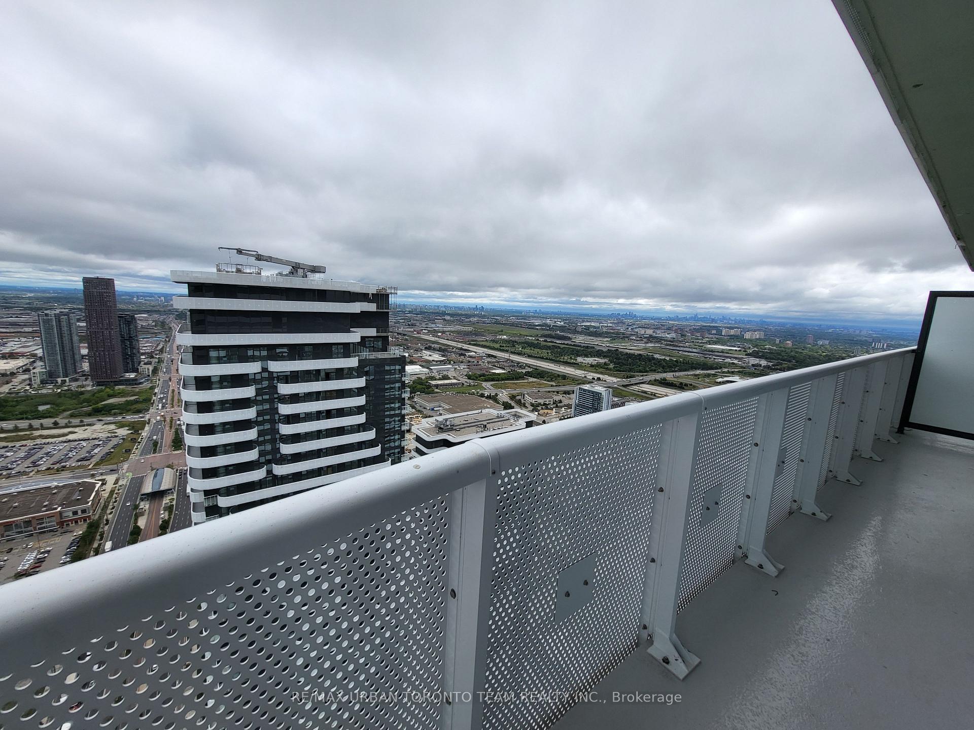 Photo 6 of Unit 6512, 225 Commerce Street, Vaughan, Vaughan Corporate Centre — HOMEH