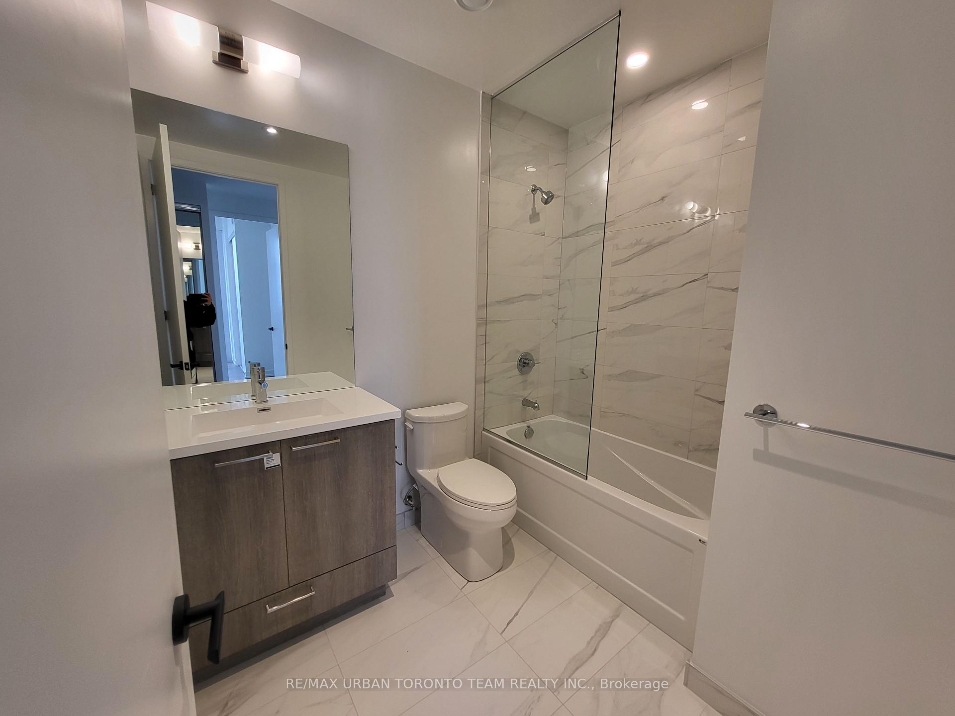 Photo 9 of Unit 6512, 225 Commerce Street, Vaughan, Vaughan Corporate Centre — HOMEH