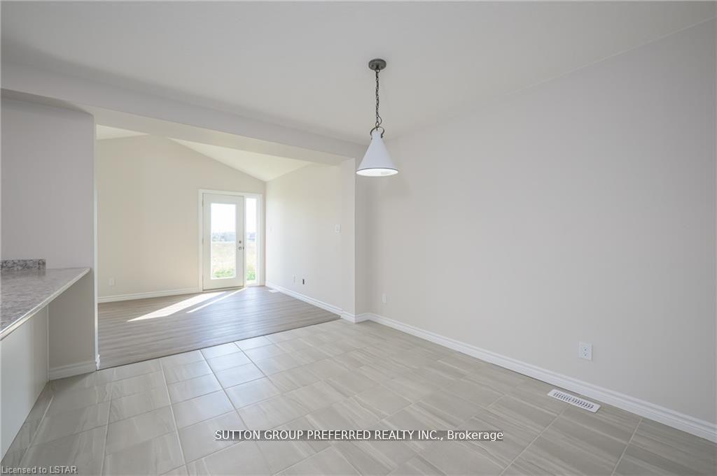 Photo 8 of 359 Kennington Way, London, South W — HOMEH