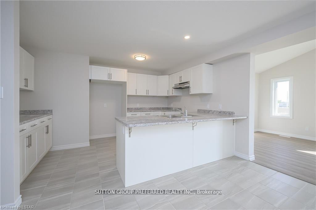 Photo 10 of 359 Kennington Way, London, South W — HOMEH