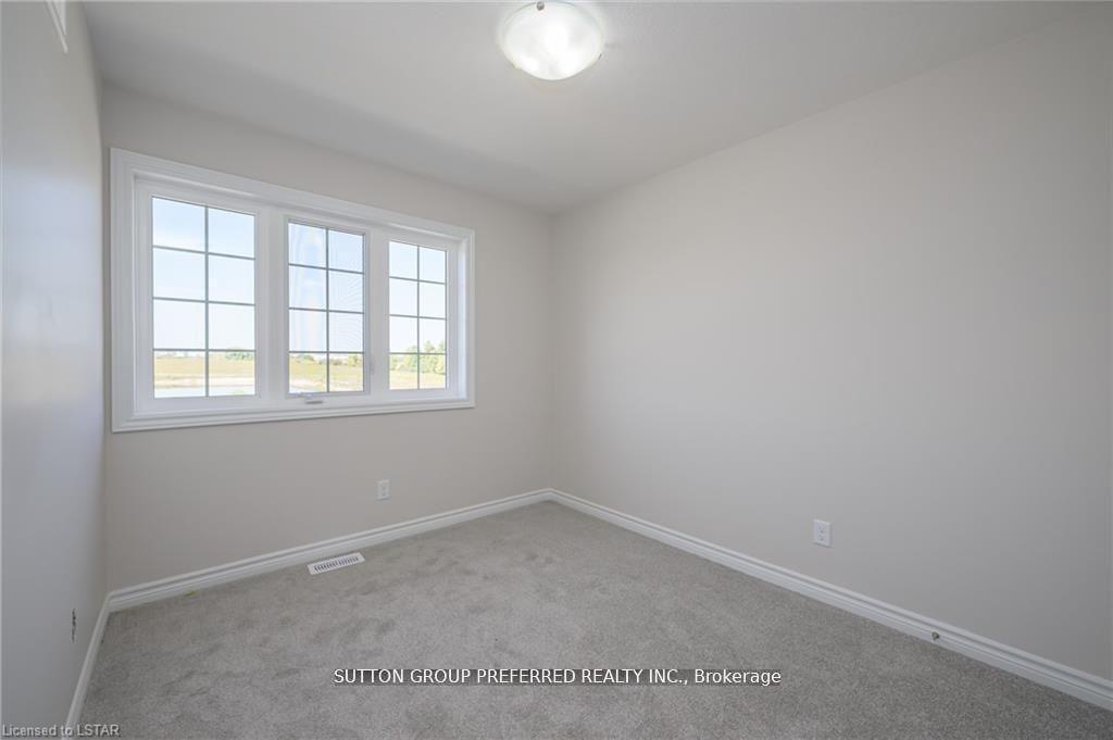 Photo 21 of 359 Kennington Way, London, South W — HOMEH