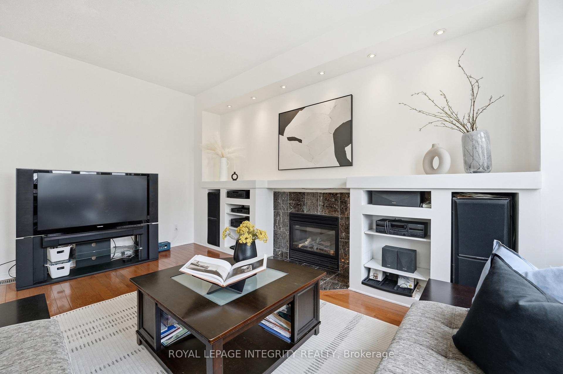 Photo 15 of 46 Catterick Crescent, Ottawa, Kanata - Morgan's Grant/South March — HOMEH