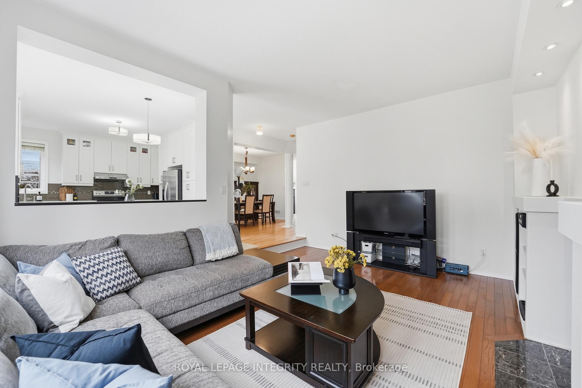 Photo 16 of 46 Catterick Crescent, Ottawa, Kanata - Morgan's Grant/South March — HOMEH