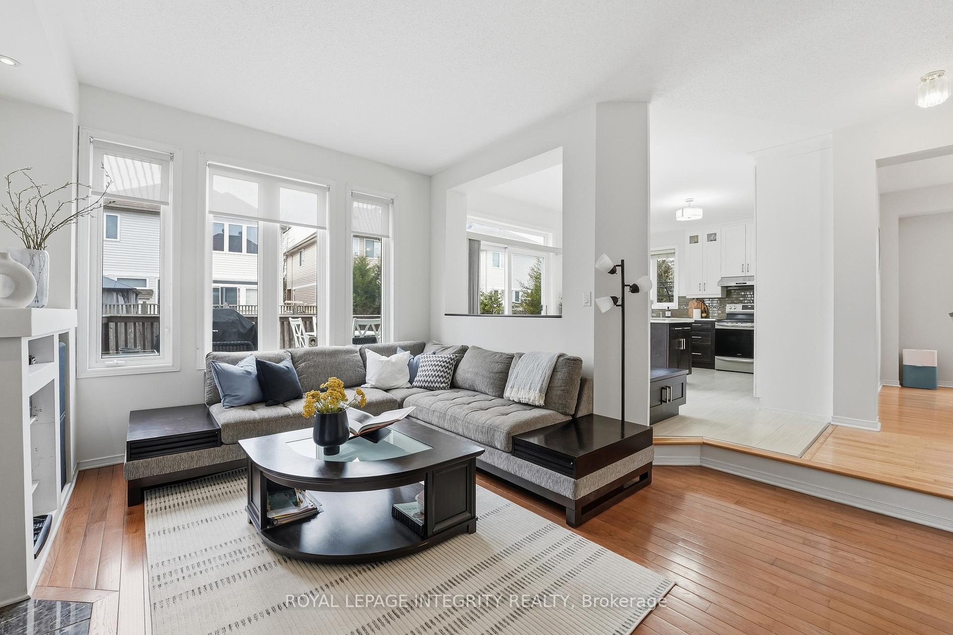 Photo 17 of 46 Catterick Crescent, Ottawa, Kanata - Morgan's Grant/South March — HOMEH