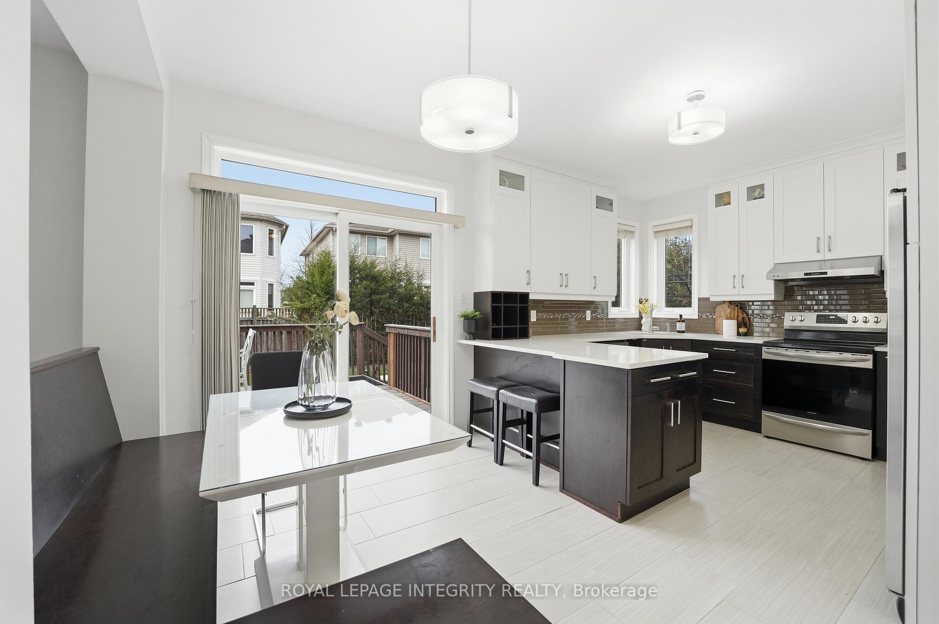 Photo 18 of 46 Catterick Crescent, Ottawa, Kanata - Morgan's Grant/South March — HOMEH