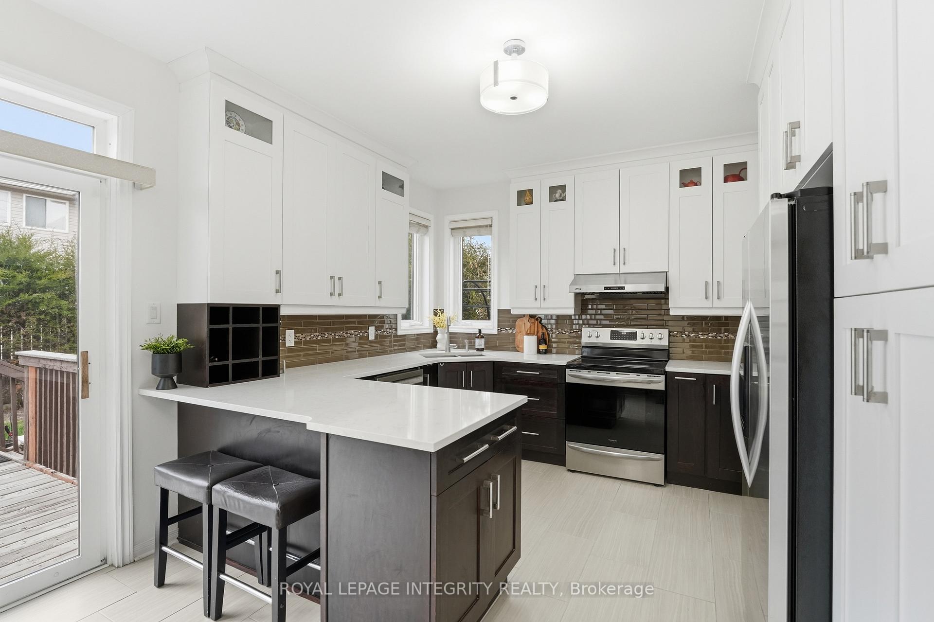 Photo 22 of 46 Catterick Crescent, Ottawa, Kanata - Morgan's Grant/South March — HOMEH