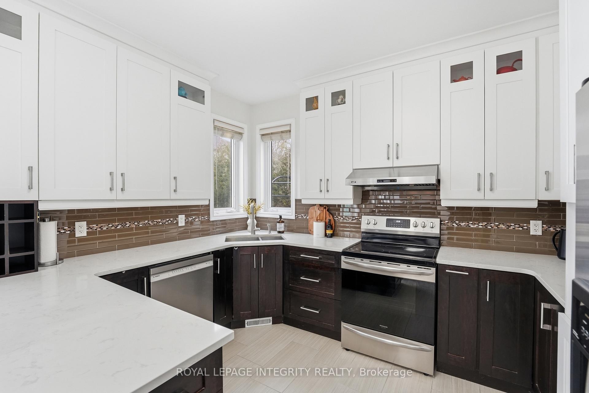 Photo 23 of 46 Catterick Crescent, Ottawa, Kanata - Morgan's Grant/South March — HOMEH