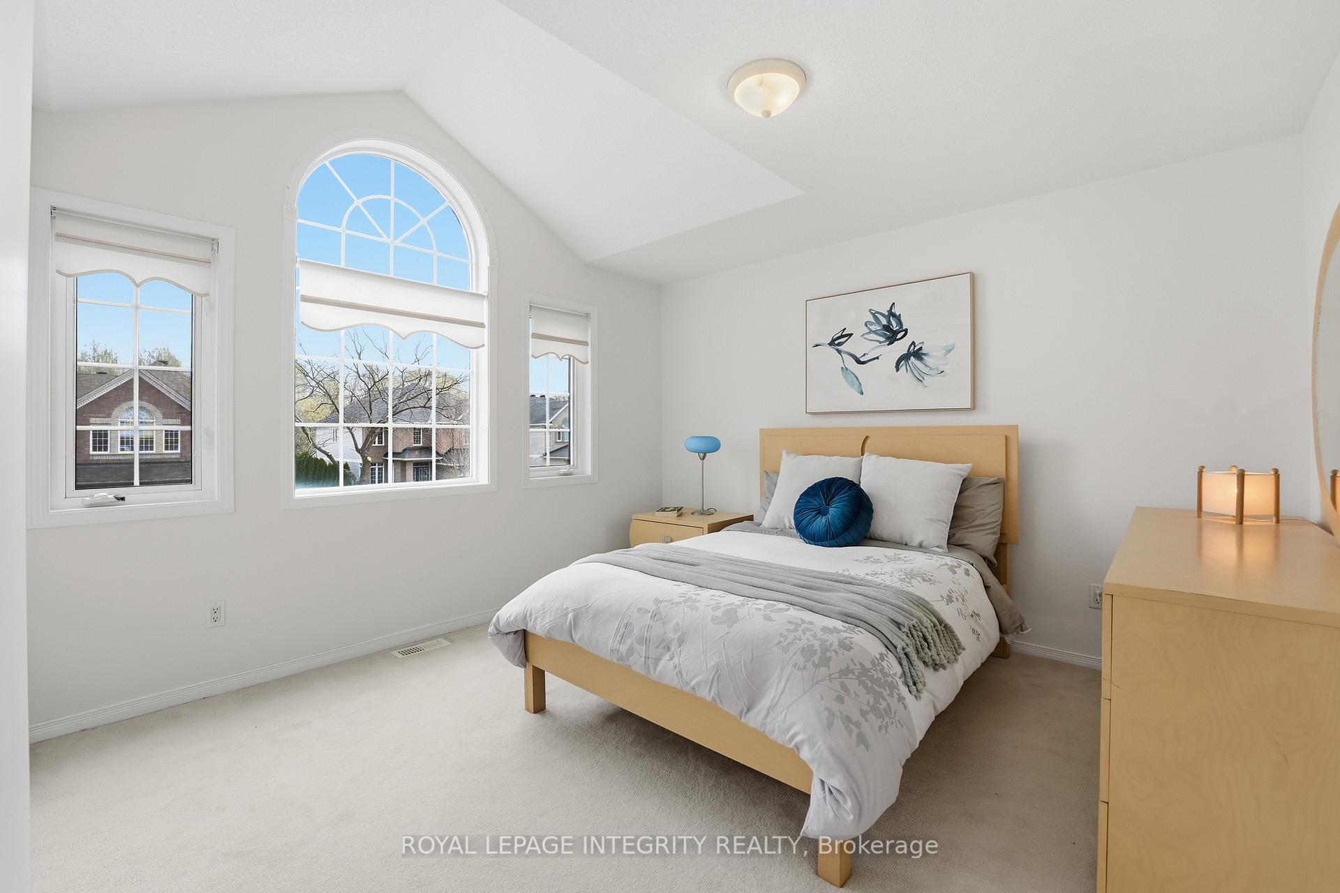 Photo 38 of 46 Catterick Crescent, Ottawa, Kanata - Morgan's Grant/South March — HOMEH