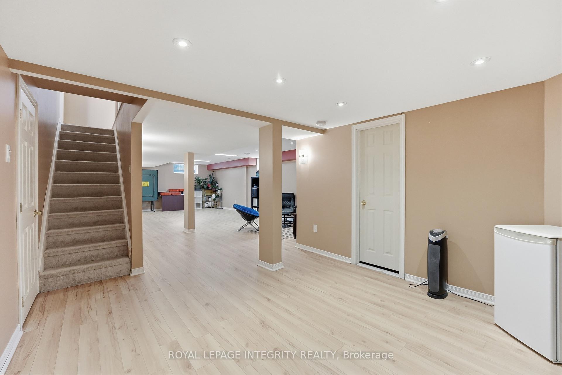 Photo 43 of 46 Catterick Crescent, Ottawa, Kanata - Morgan's Grant/South March — HOMEH