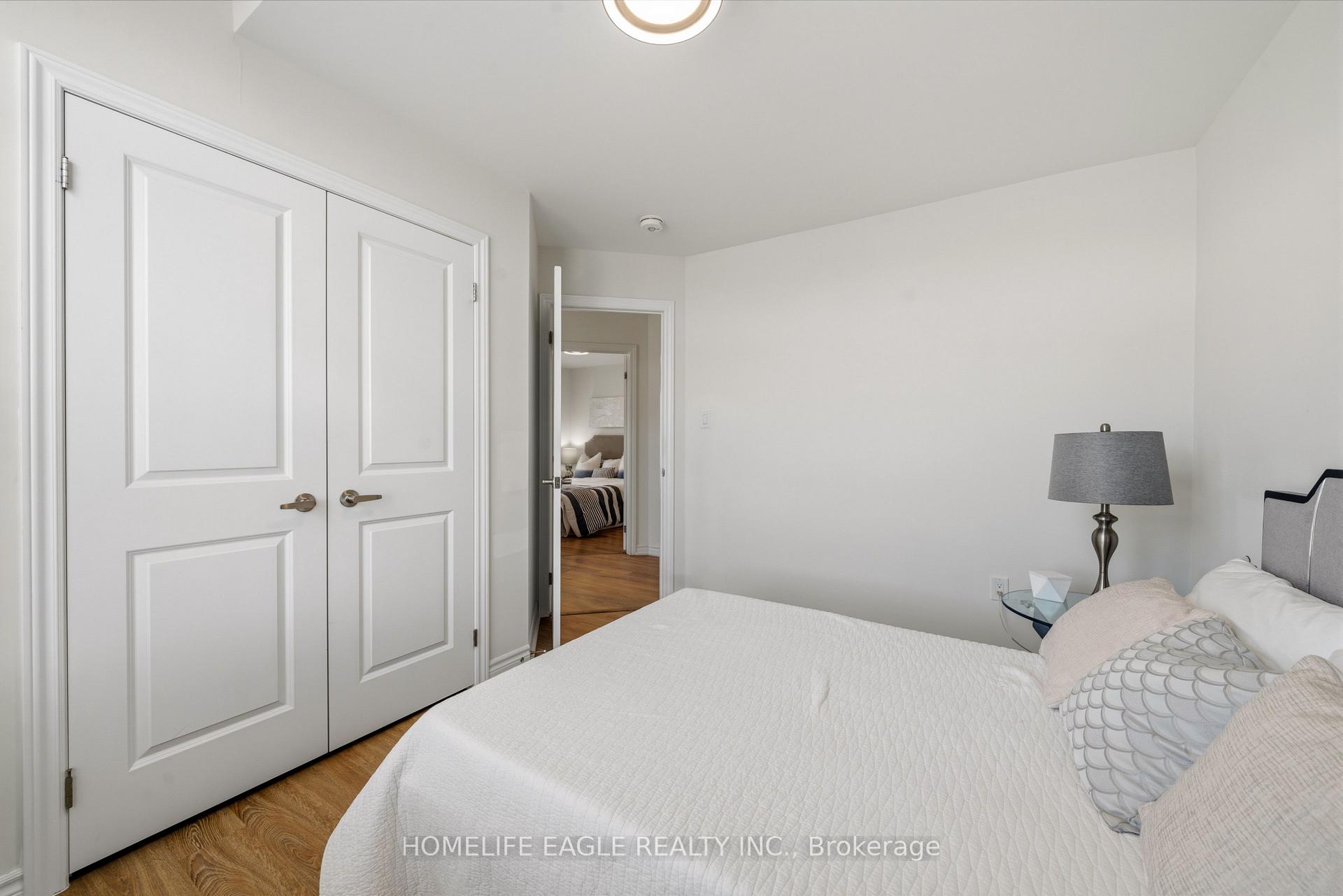 Photo 24 of 20 Viola Street, East Gwillimbury, Sharon — HOMEH
