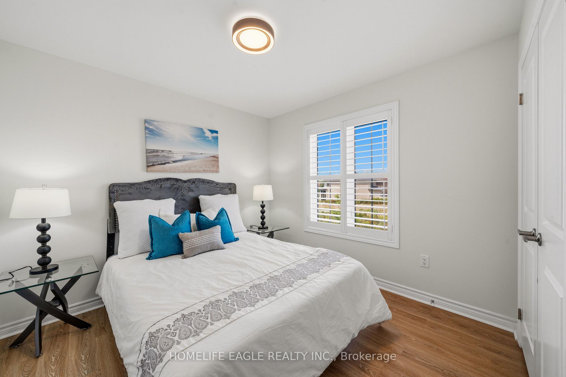 Photo 25 of 20 Viola Street, East Gwillimbury, Sharon — HOMEH