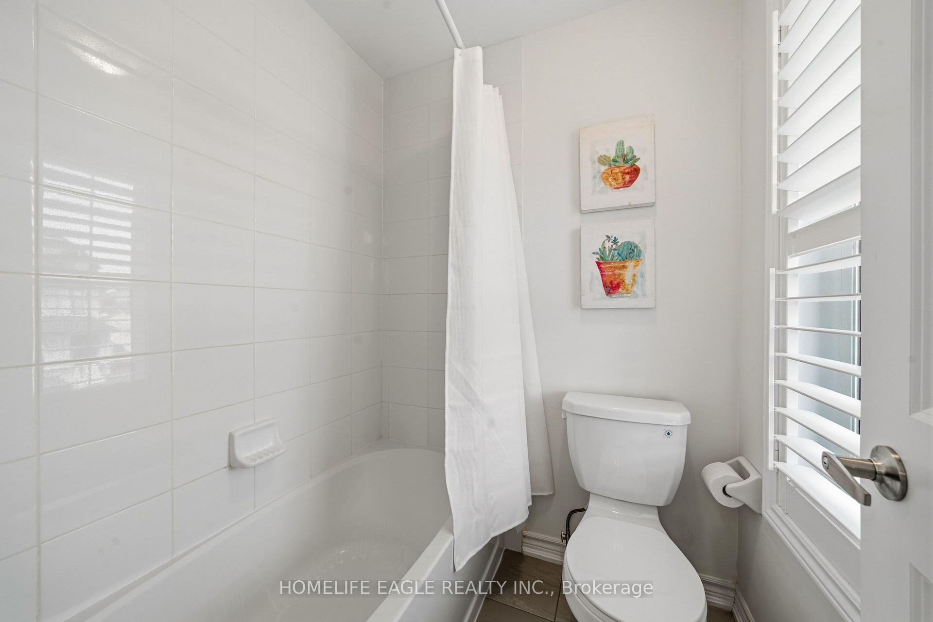 Photo 28 of 20 Viola Street, East Gwillimbury, Sharon — HOMEH