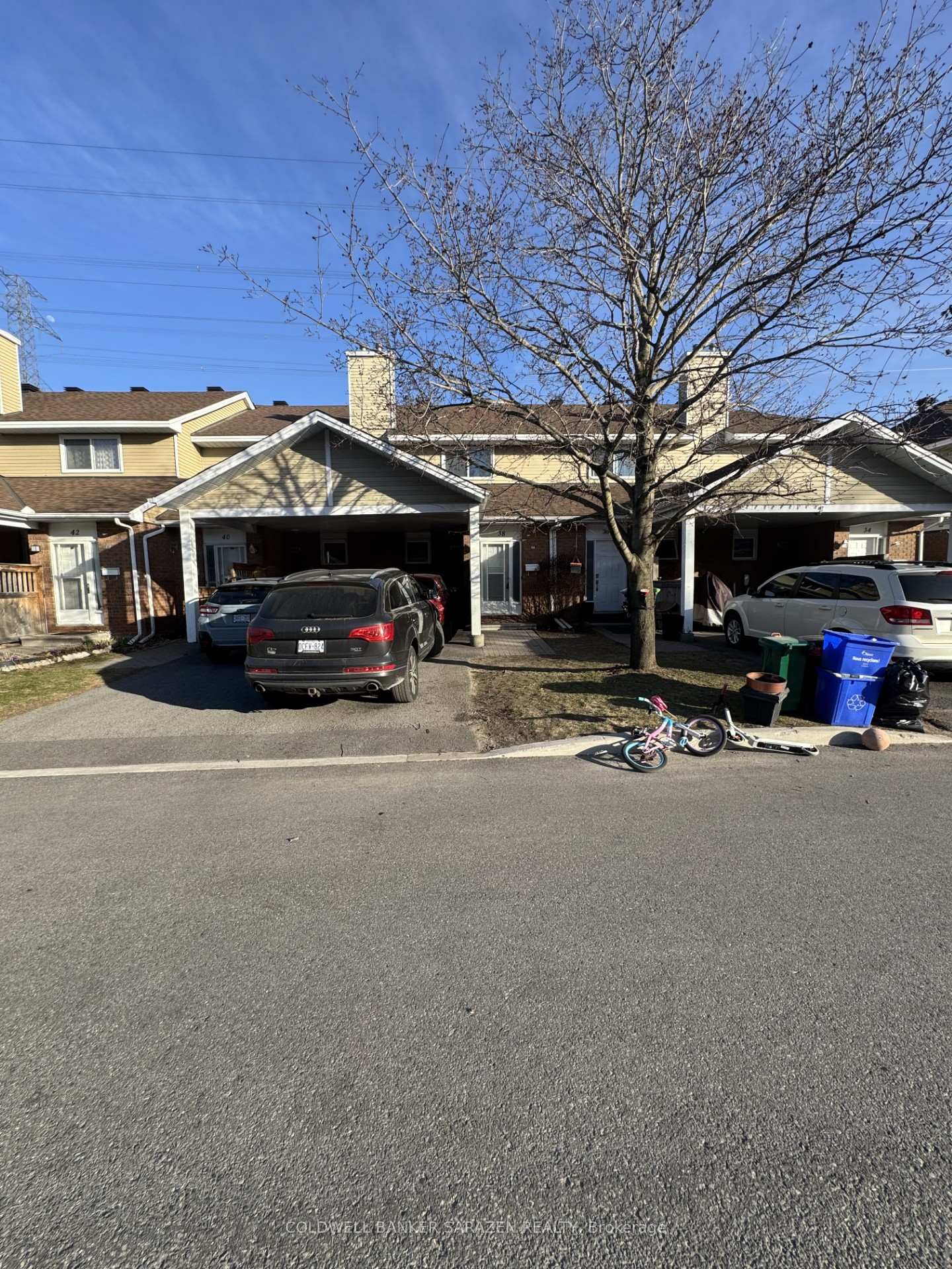Photo 2 of 38 Paddington Private, Ottawa, Heron Gate/Industrial Park — HOMEH