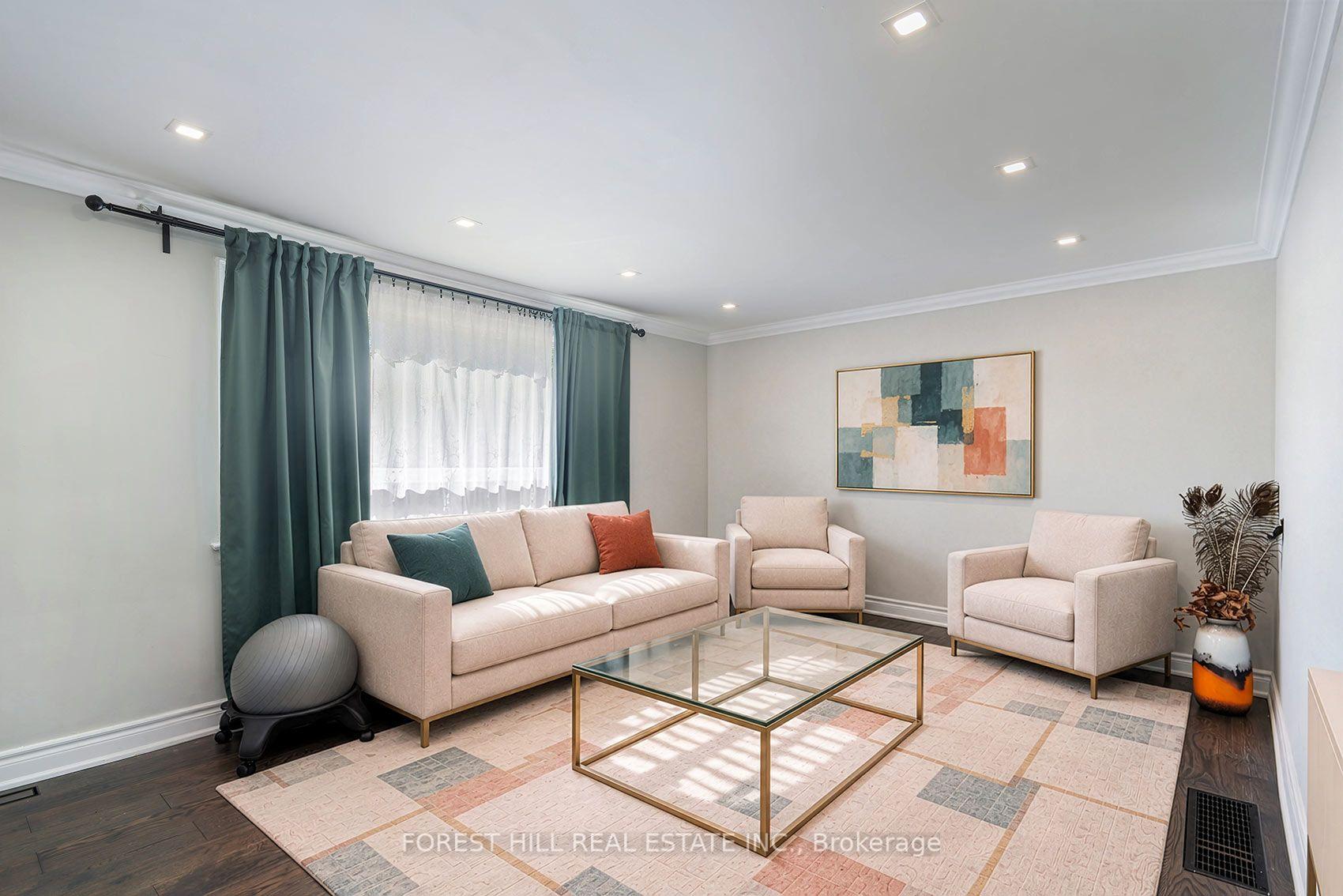 Photo 5 of 32 Stamford Square N, Scarborough, Clairlea-Birchmount — HOMEH