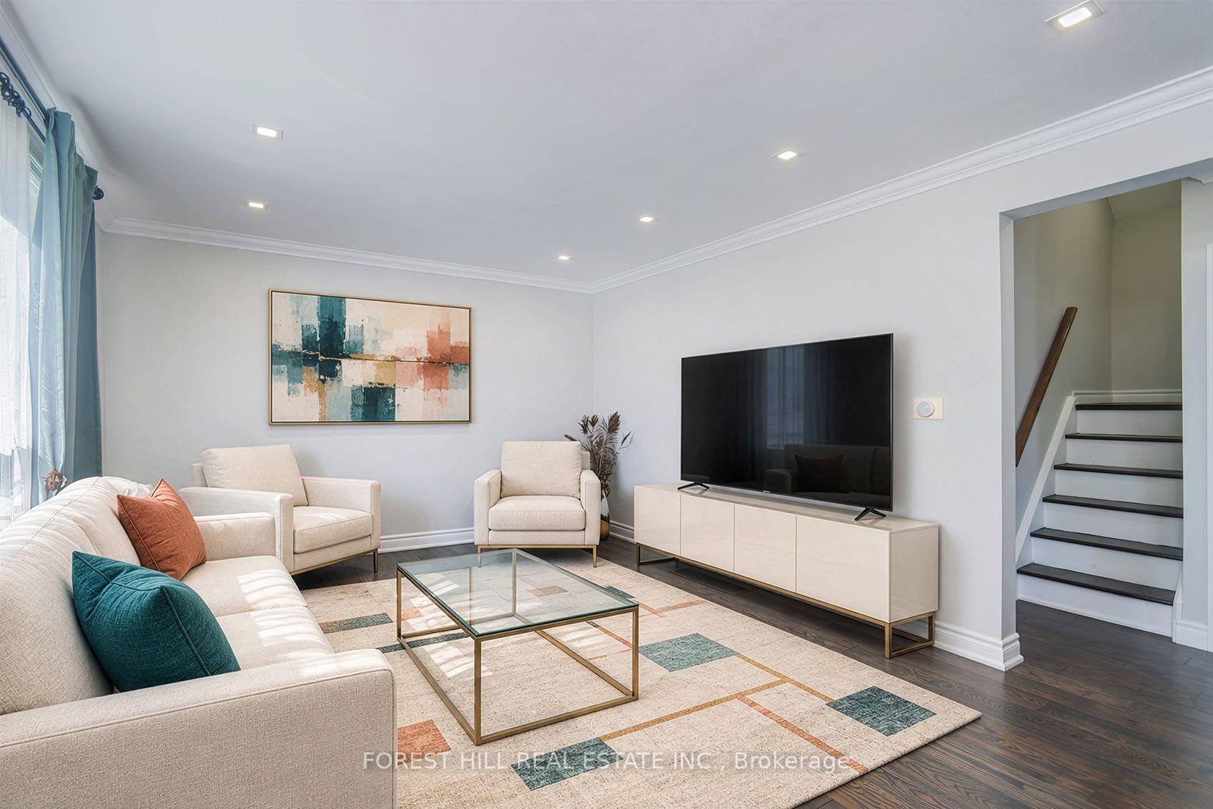 Photo 6 of 32 Stamford Square N, Scarborough, Clairlea-Birchmount — HOMEH
