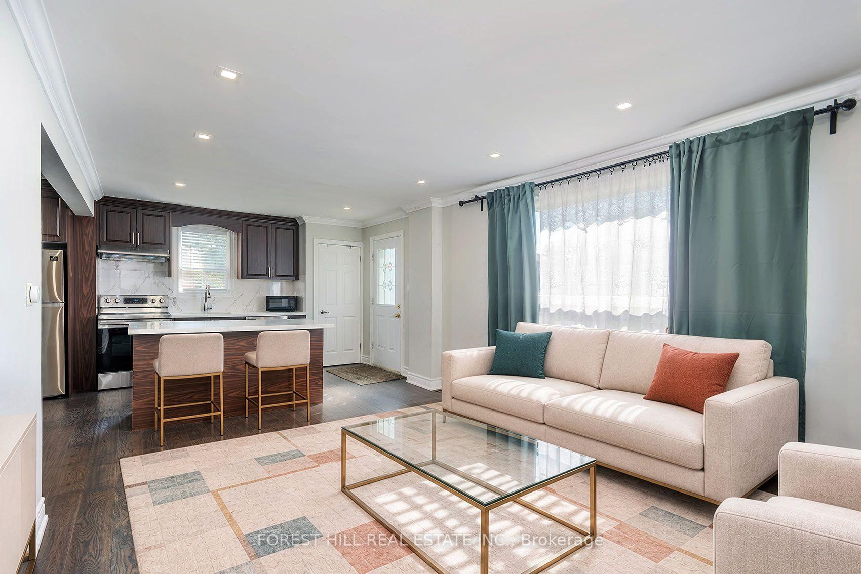 Photo 7 of 32 Stamford Square N, Scarborough, Clairlea-Birchmount — HOMEH