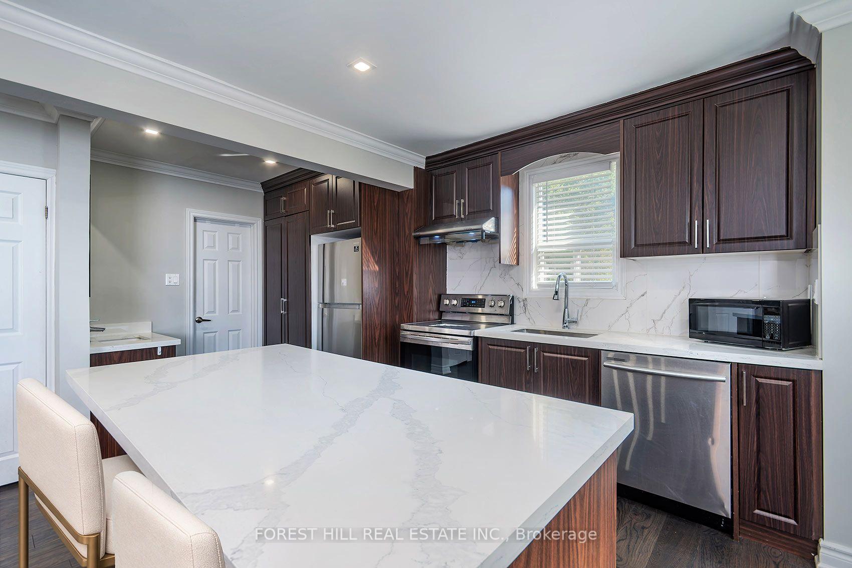Photo 10 of 32 Stamford Square N, Scarborough, Clairlea-Birchmount — HOMEH