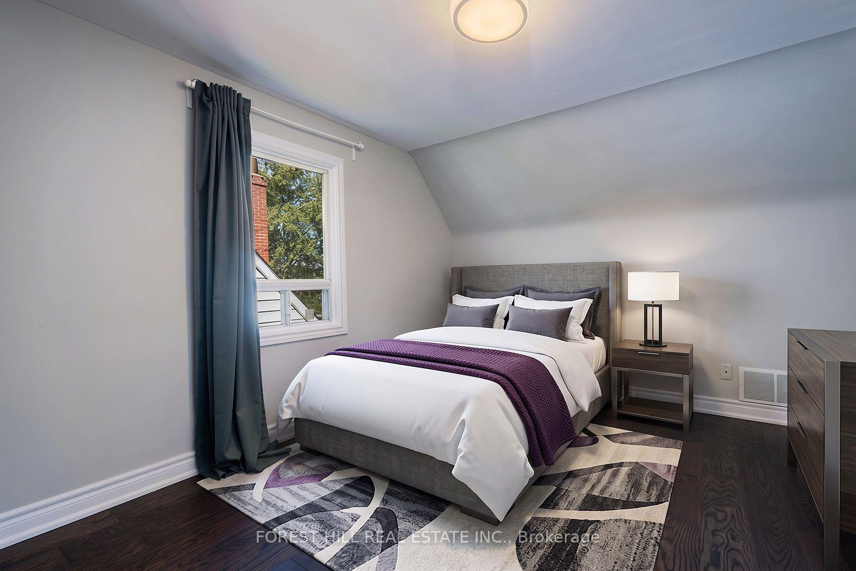 Photo 11 of 32 Stamford Square N, Scarborough, Clairlea-Birchmount — HOMEH